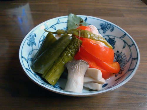 炭火焼鳥 風7自家製野菜のピクルス